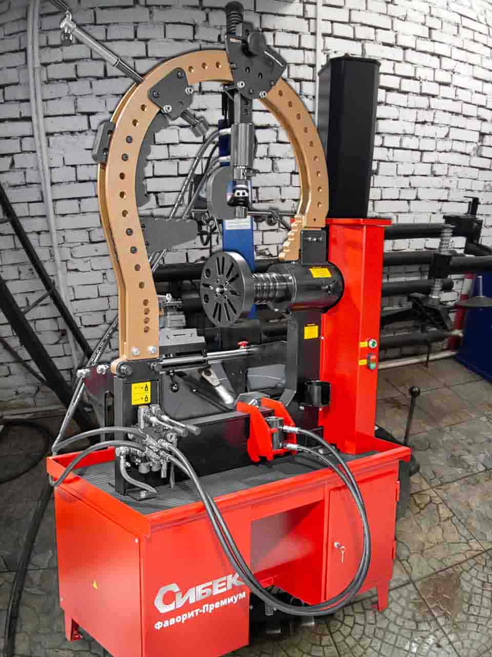 Стенд для правки литых дисков